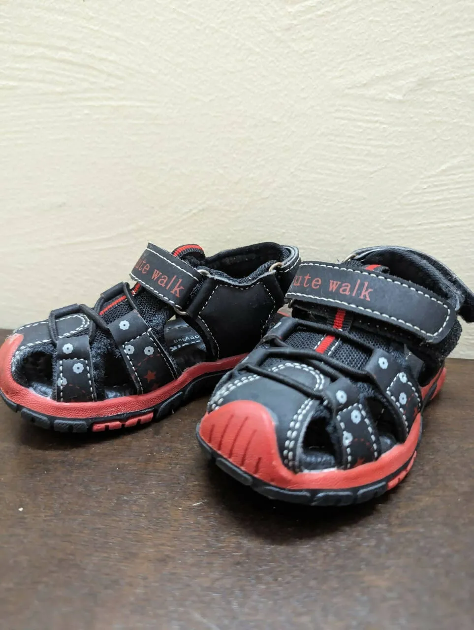 CUTEWALK by BABYHUG Sandals for Baby Boy