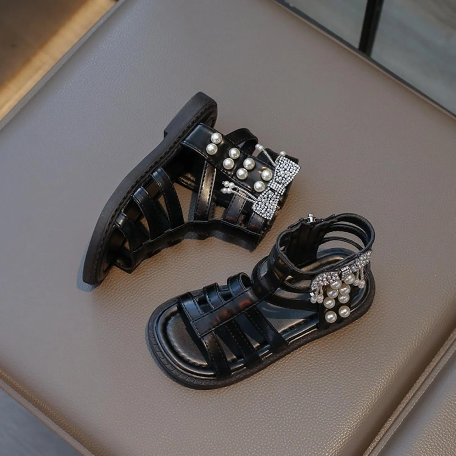 Girl's Gladiator Sandals Cute Strappy Sparkly Pearl Flats Open Toe Non-slip Princess Sandals Kids Beach Roman Shoes