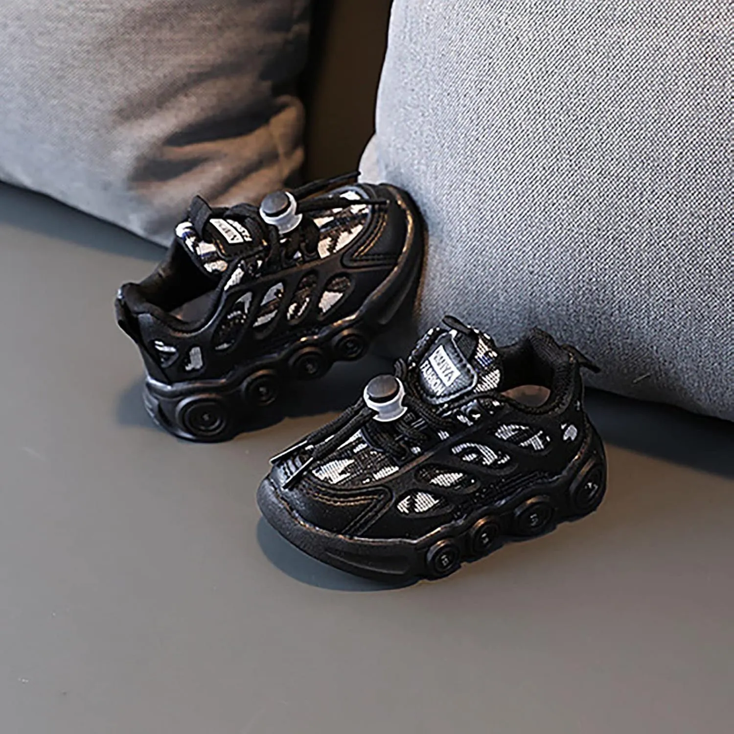 Kids Sneakers 1-6 Years Toddler Boys Girls LED Light Sneaker Lace Up Canvas Casual Walking Sport Shoes Black Sneakers