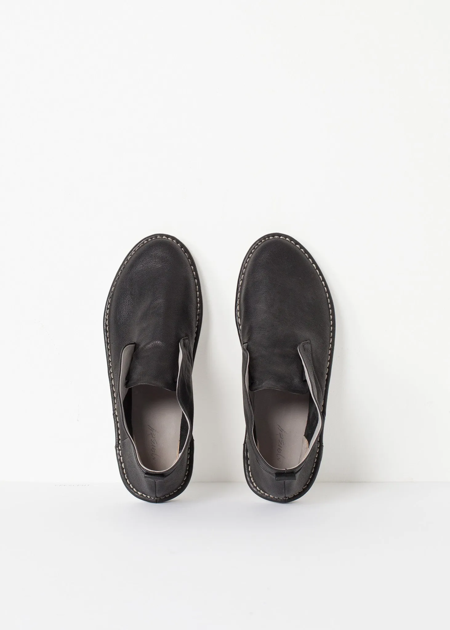 Laceless Sneaker - Less Choice