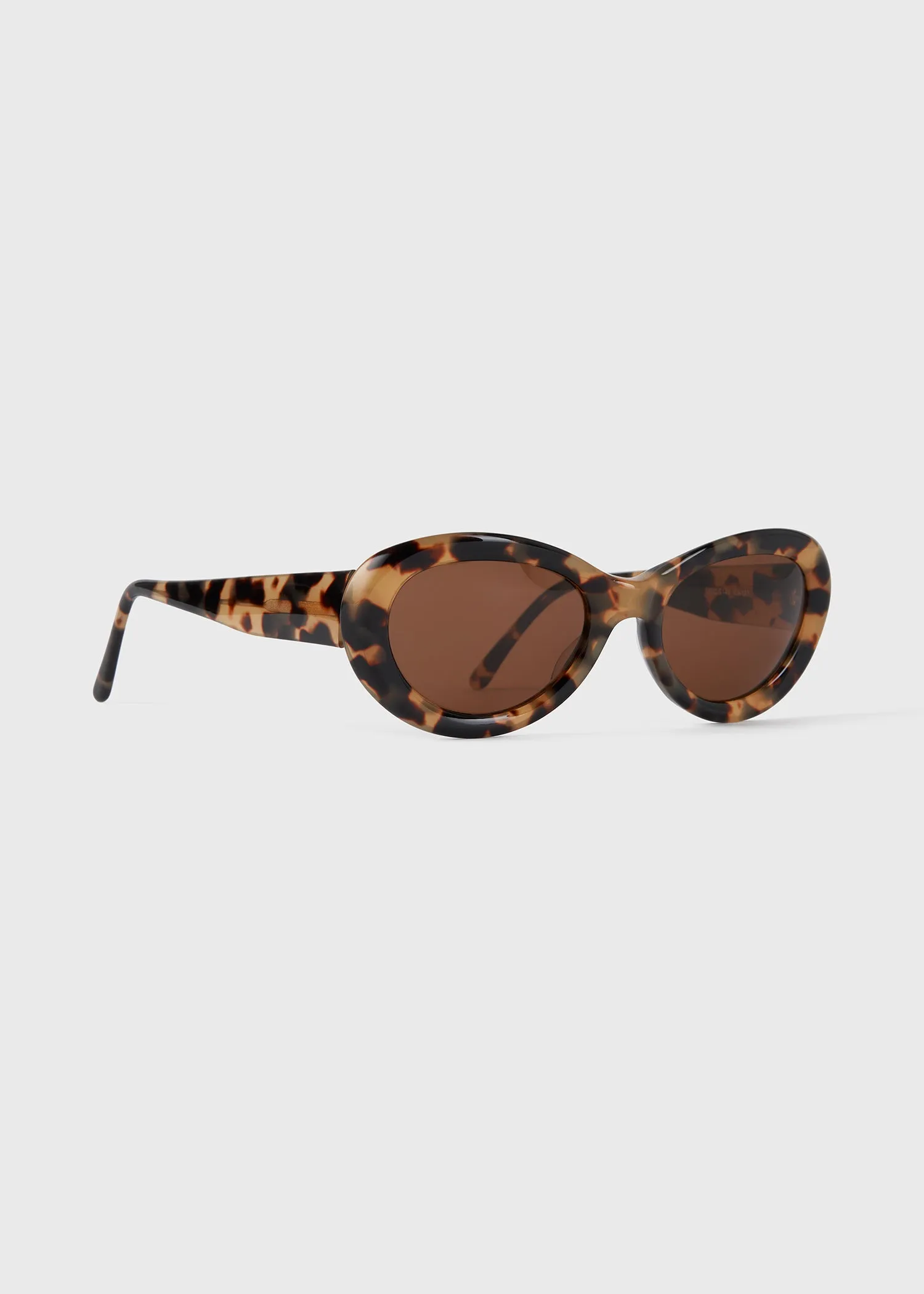 Oval sunglasses tortoise