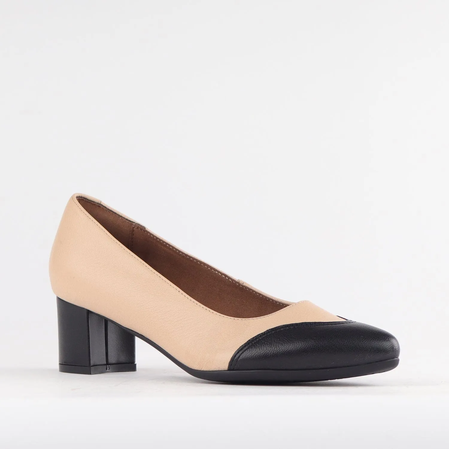 Pointed Block Heel Court Shoe in Cream Multi - 12611