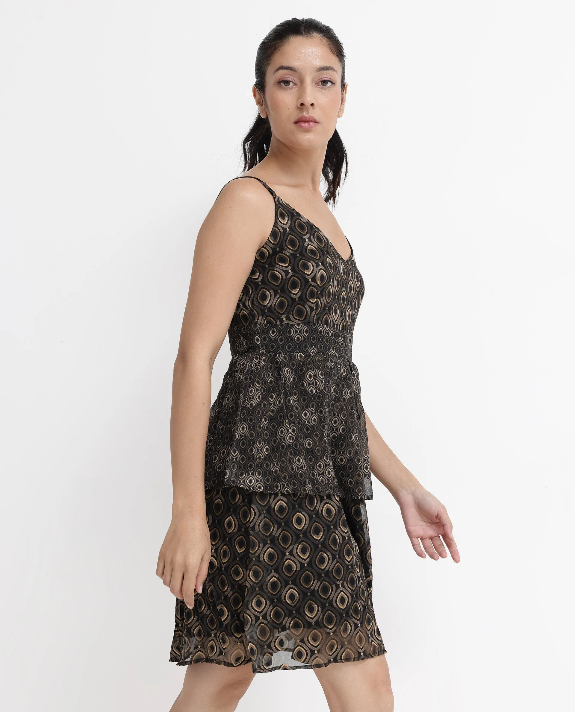 Rareism Women Leonar Black Shoulder Straps V-Neck Fit And Flare Geometric Print Knee Length Dress
