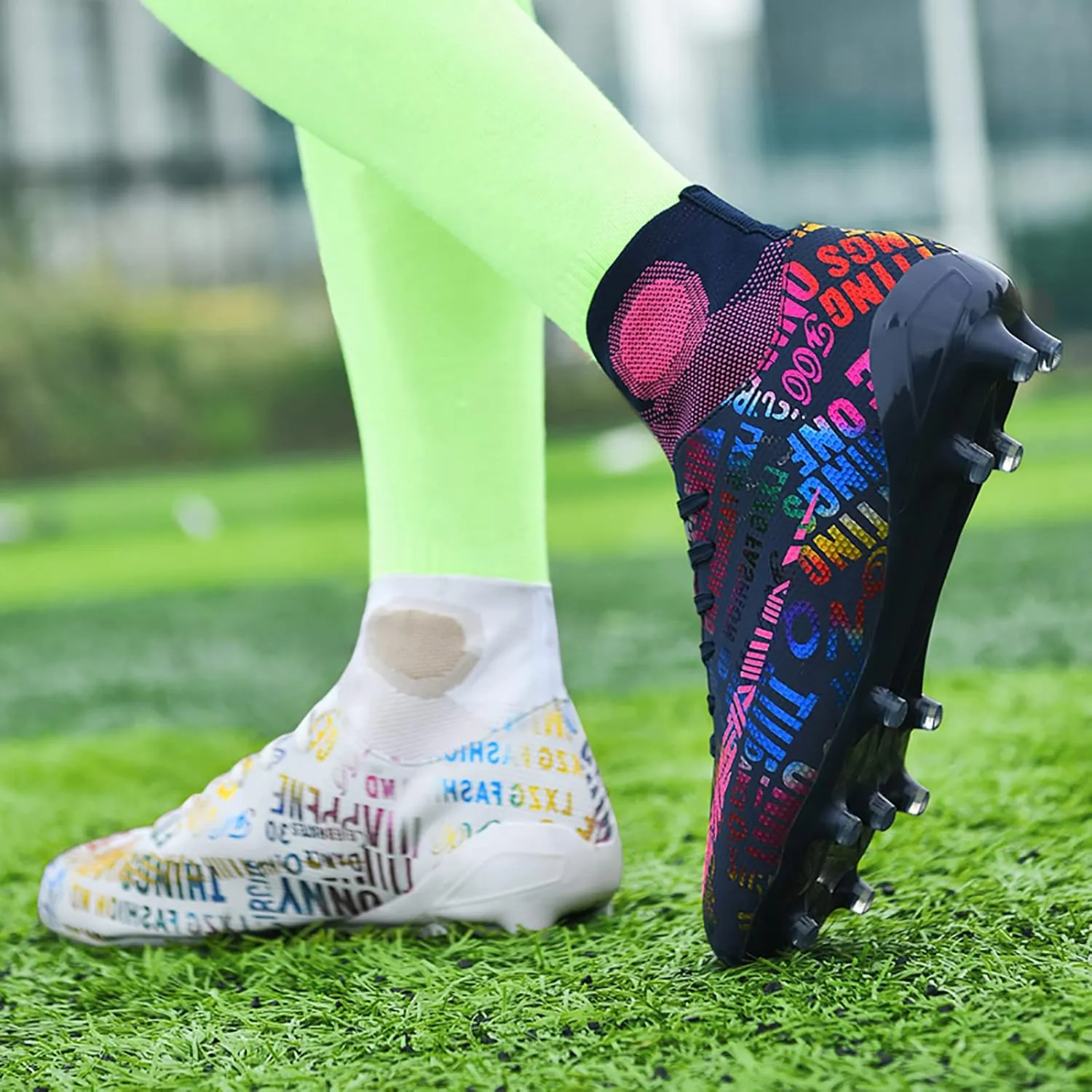 Soccer Cleats Mens Soccer Shoes Boys Professional High-Top Football Boots Indoor Outdoor Competition Training Shoes Comfortable Turf Football Shoes