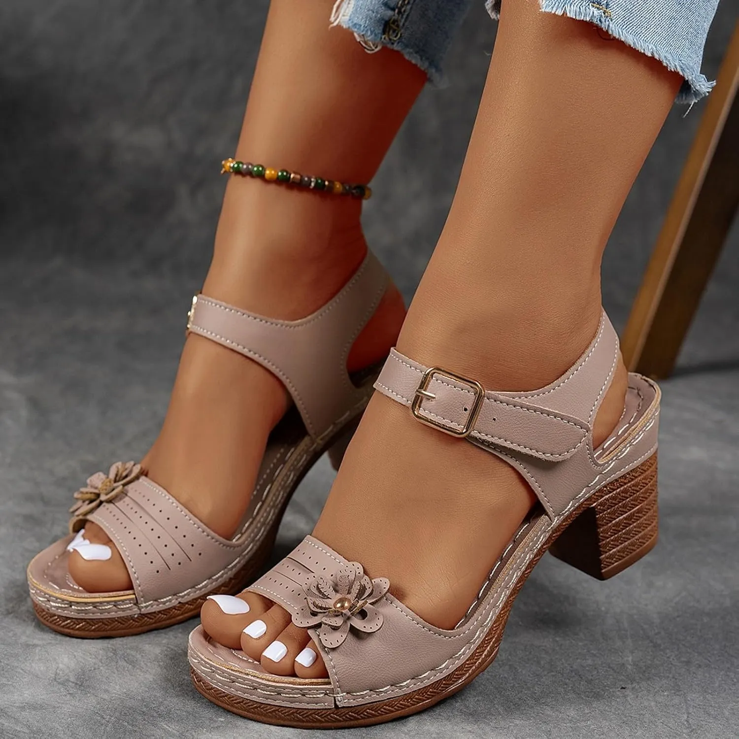 Stylish Women's Sandals - Open Toe Casual Summer Footwear with Adjustable Ankle Strap and Comfortable Block Heel