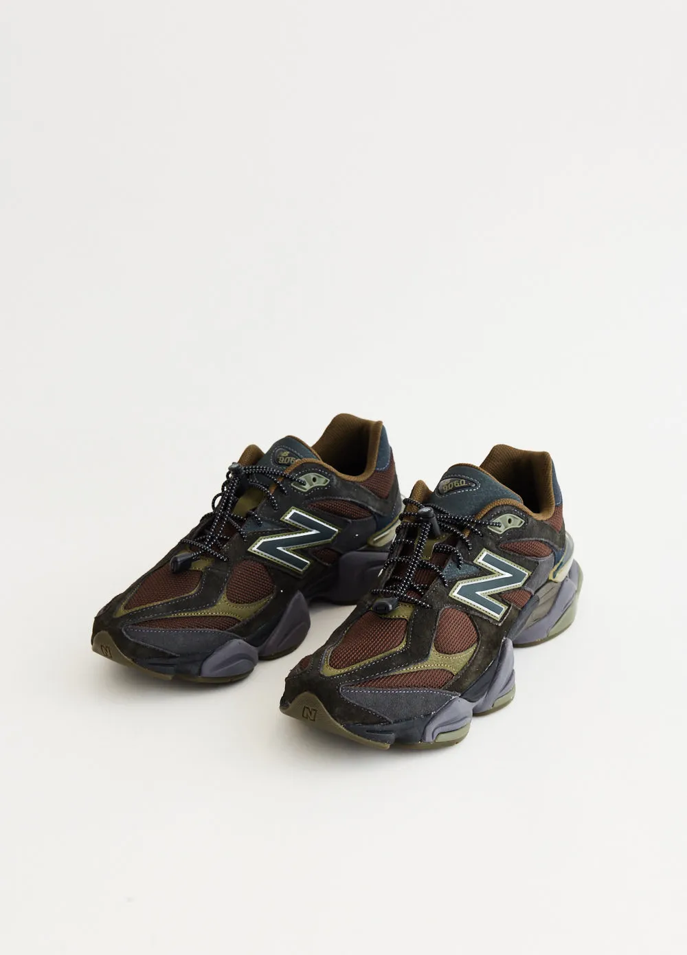 U9060GM Lights Out 'Blacktop' Sneakers